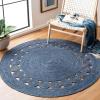 SAFAVIEH Area Rug 5′ Round – Natural Fiber Collection – Ivory, Handmade Jute, Boho Farmhouse Braided Design (NF364B)(Navy)