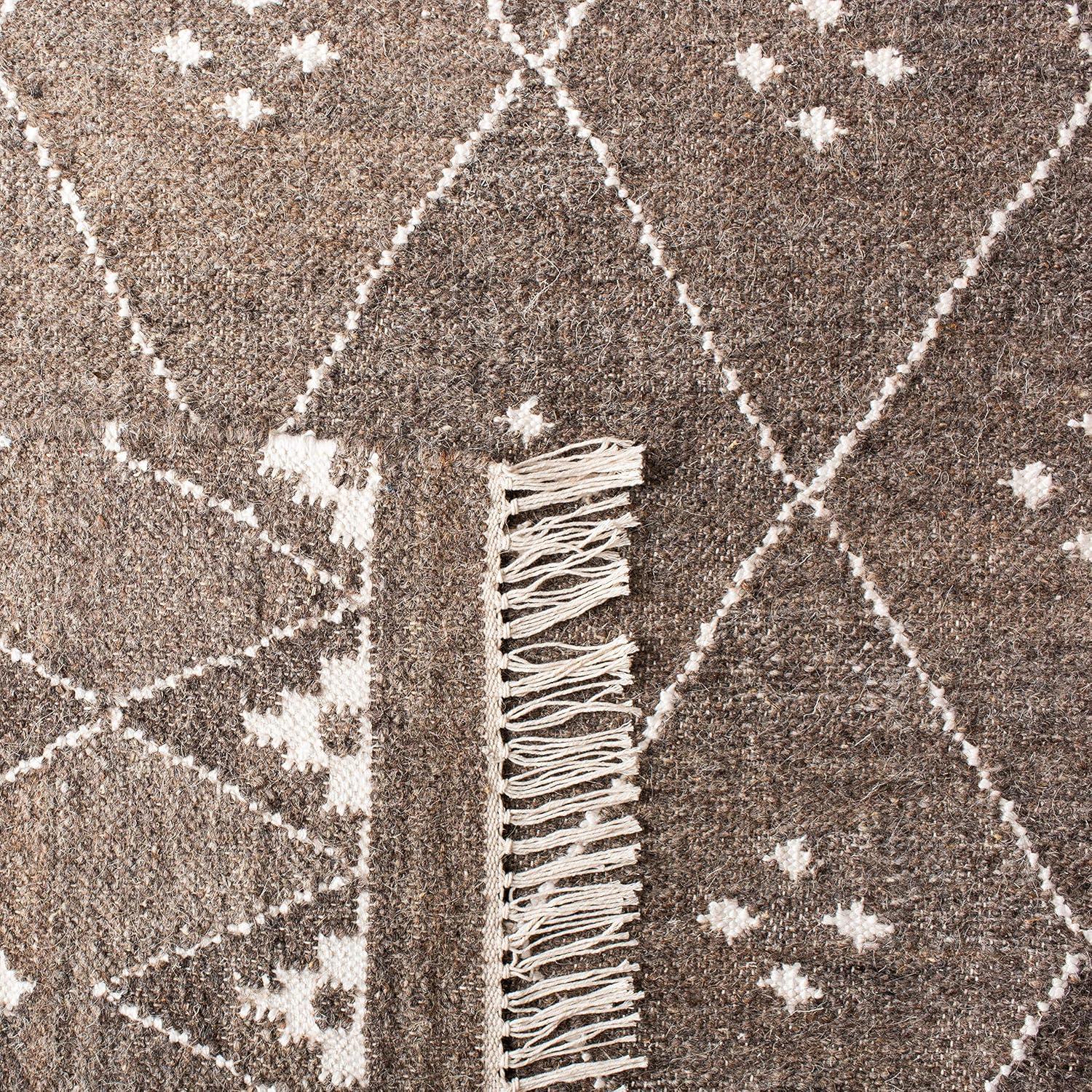 image:imageSAFAVIEH Natural Kilim Collection Area Rug 5 x 8 Natural amp Ivory Handmade Moroccan Boho Tribal Wool amp Viscose Ideal for High Traffic Areas in Living Room Bedroom NKM316BBrownIvory