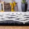 SAFAVIEH Blossom Collection Area Rug – 6′ Square, Beige & Ivory, Handmade Moroccan Wool, Ideal for High Traffic Areas in Living Room, Bedroom (BLM115B)(Black/Ivory)