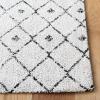 SAFAVIEH Classic Vintage Collection Area Rug – 5′ x 8′, Beige & Black, Handmade Moroccan Cotton, Ideal for High Traffic Areas in Living Room, Bedroom (CLV127A)(Beige/Black)