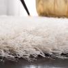 SAFAVIEH Venice Shag Collection Area Rug – 5′ x 7′, Champagne, Handmade Glam, 3-inch Thick Ideal for High Traffic Areas in Living Room, Bedroom (SG256C)(Pearl)