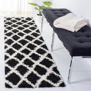 SAFAVIEH Dallas Shag Collection Area Rug – 5’1″ x 7’6″, Seafoam & Ivory, Trellis Design, Non-Shedding & Easy Care, 1.5-inch Thick Ideal for High Traffic Areas in Living Room, Bedroom (SGD258C)(Black/Ivory)