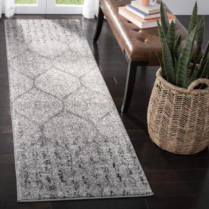 SAFAVIEH Madison Collection Area Rug – 5’3″ x 7’6″, Creme & Yellow, Glam Ogee Trellis Distressed Design, Non-Shedding & Easy Care, Ideal for High Traffic Areas in Living Room, Bedroom (MAD604C)(Grey/Ivory)