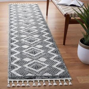 SAFAVIEH Moroccan Tassel Shag Collection Accent Rug – 4’5″ x 6’5″, Ivory & Black, 0.75-inch Thick Ideal for High Traffic Areas in Entryway, Living Room, Bedroom (MTS452A)(Ivory/Black)