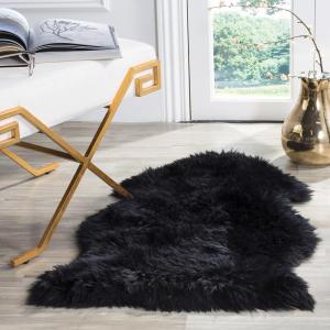 SAFAVIEH Sheep Skin Collection Accent Rug – 3′ x 5′, Steel Blue, Handmade Rustic Glam Genuine Pelt, 3.4-inch Thick Ideal for High Traffic Areas in Entryway, Living Room, Bedroom (SHS121B)(Midnight Black)