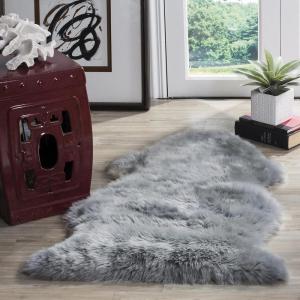 SAFAVIEH Sheep Skin Collection Accent Rug – 3′ x 5′, Steel Blue, Handmade Rustic Glam Genuine Pelt, 3.4-inch Thick Ideal for High Traffic Areas in Entryway, Living Room, Bedroom (SHS121B)(Steel Blue)