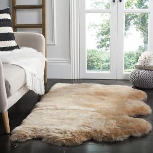 SAFAVIEH Sheep Skin Collection Accent Rug – 3′ x 5′, Steel Blue, Handmade Rustic Glam Genuine Pelt, 3.4-inch Thick Ideal for High Traffic Areas in Entryway, Living Room, Bedroom (SHS121B)(Natural Beige)