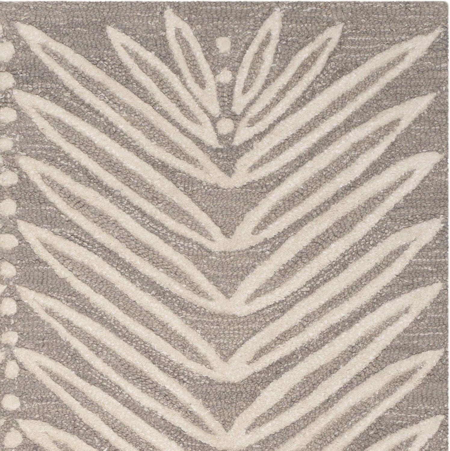 image:imageMartha Stewart x SAFAVIEH Area Rug Collection 6 Round Oolong Tea Green Handmade Wool amp Viscose Ideal for Living Room Bedroom Office Dining Space MSR3612BChamois Beige