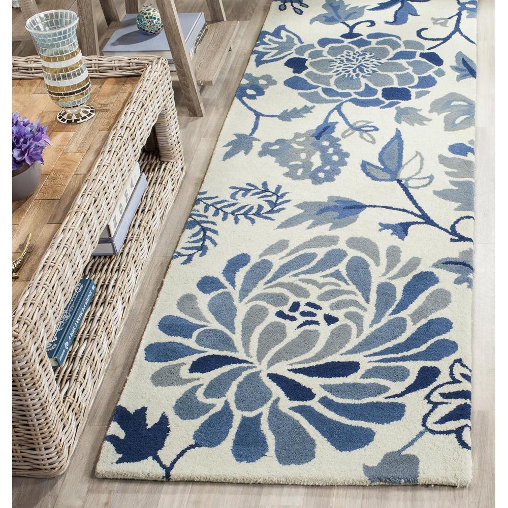 image:imageMartha Stewart x SAFAVIEH Area Rug Collection 5 x 8 Azurite Handmade Wool Ideal for Living Room Bedroom Office Dining Space MSR4732AAzurite