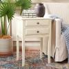 SAFAVIEH Home Collection – Lori Barley End Table with Two Storage Drawers, French Farmhouse Accent Table, Scalloped Apron Design, Fully Assembled (AMH6576E)(White Birch)