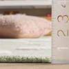 SAFAVIEH Kids Collection Area Rug – 5′ x 7′, Pink & Ivory, Handmade Daisy Wool, Ideal for High Traffic Areas in Living Room, Bedroom (SFK914P)(Sage/Ivory)