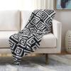SAFAVIEH Home Collection Veda Black/Ivory Cotton 50 x 60 Decorative Accent Throw Blanket