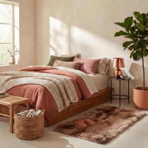 SAFAVIEH Rainbow Shag Collection Area Rug – 8′ x 10′, Light Beige, Slip Resistant, Non-Shedding & Easy Care, 1.6-inch Thick, Ideal for Living Room, Bedroom, Home Office, Dining Space (RBO100A-8)(Brown)