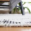 SAFAVIEH Casablanca Collection Area Rug – 6′ x 9′, Ivory & Black, Handmade Moroccan Boho Cotton Fringe, Ideal for High Traffic Areas in Living Room, Bedroom (CSB462A)(Ivory/Black)