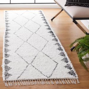 SAFAVIEH Casablanca Collection Area Rug – 6′ x 9′, Ivory & Black, Handmade Moroccan Boho Cotton Fringe, Ideal for High Traffic Areas in Living Room, Bedroom (CSB462A)(Ivory/Black)