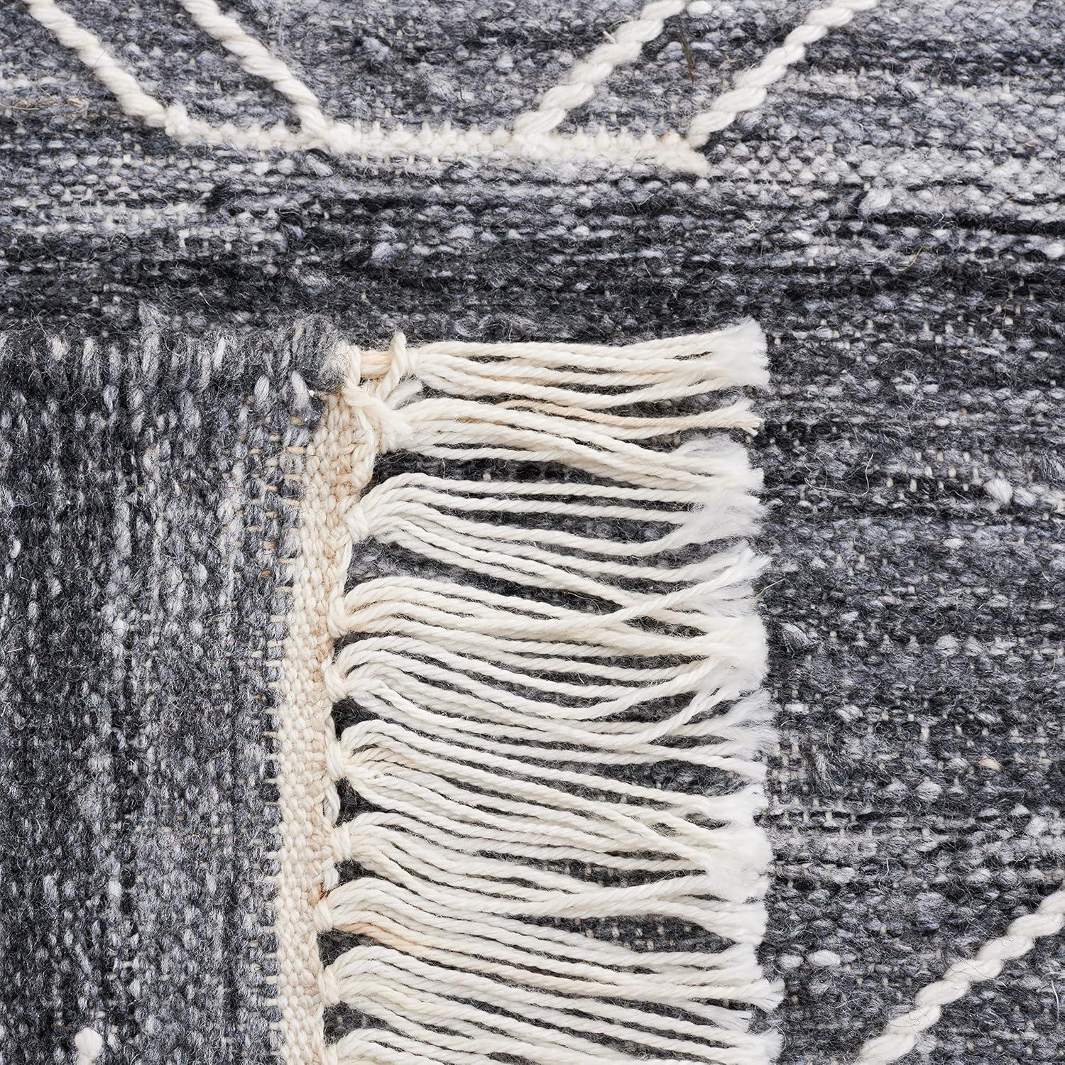 image:imageSAFAVIEH Kilim Collection Area Rug 6 x 9 Blue amp Ivory Flat Weave Rustic Boho Tribal Design NonShedding amp Easy Care Ideal for High Traffic Areas in Living Room Bedroom KLM763MBlackIvory