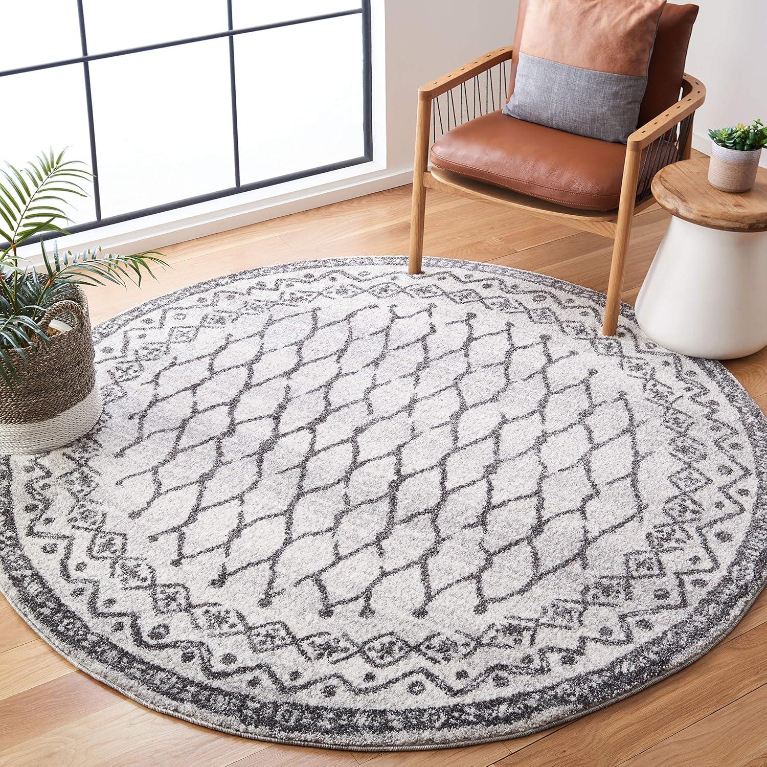 image:imageSAFAVIEH Tunisia Collection Area Rug 53 x 77 Ivory amp Black Moroccan Tribal Design NonShedding amp Easy Care Ideal for High Traffic Areas in Living Room Bedroom TUN760AIvoryBlack