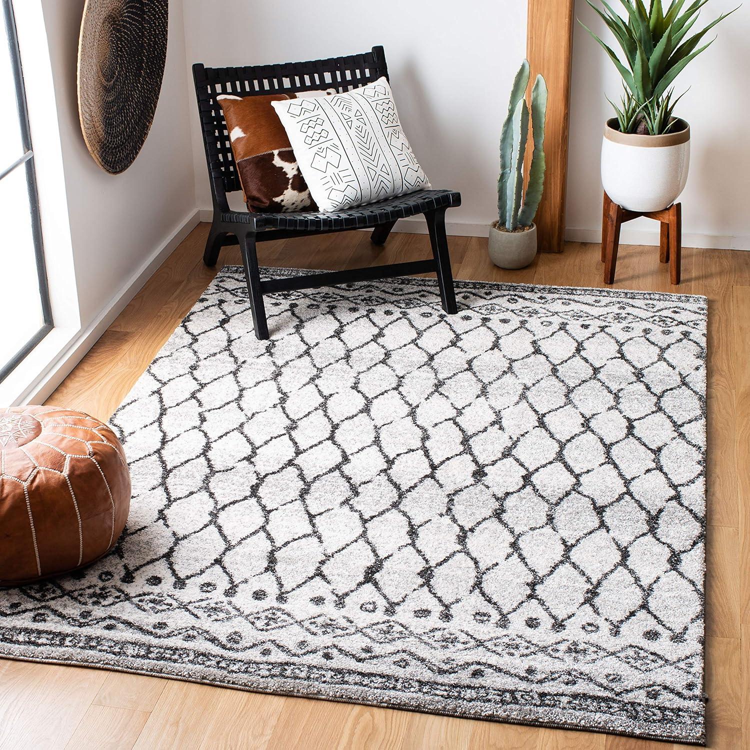 image:imageSAFAVIEH Tunisia Collection Area Rug 53 x 77 Ivory amp Black Moroccan Tribal Design NonShedding amp Easy Care Ideal for High Traffic Areas in Living Room Bedroom TUN760AIvoryBlack