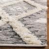 SAFAVIEH Kenya Collection Area Rug – 6′ x 9′, Silver & Ivory, Handmade Moroccan Boho Tribal Wool, Ideal for High Traffic Areas in Living Room, Bedroom (KNY455G)(Black/Ivory)