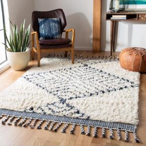 SAFAVIEH Casablanca Collection Accent Rug – 4′ x 6′, Ivory & Navy, Handmade Moroccan Medallion Tassel Wool, 1.2-inch Thick Ideal for High Traffic Areas in Entryway, Living Room, Bedroom (CSB251A)(Ivory/Navy)