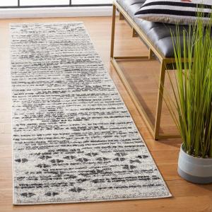 SAFAVIEH Tulum Collection Area Rug – 5’5″ x 7’7″, Black & Ivory, Moroccan Boho Design, Non-Shedding & Easy to Clean, Ideal for Living Room, Bedroom, Dining Space (TUL640Z)(Black/Ivory)