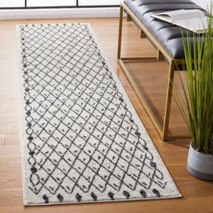 SAFAVIEH Tulum Collection Area Rug – 5’5″ x 7’7″, Ivory & Black, Moroccan Boho Tribal Design, Non-Shedding & Easy to Clean, Ideal for Living Room, Bedroom, Dining Space (TUL650A)(Ivory/Black)