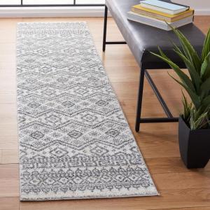 SAFAVIEH Tunisia Collection Area Rug – 5’3″ x 7’7″, Black & Ivory, Moroccan Tribal Design, Non-Shedding & Easy Care, Ideal for High Traffic Areas in Living Room, Bedroom (TUN737Z)(Ivory/Black)