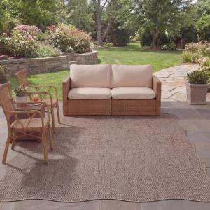 SAFAVIEH Washable Rug Outdoor Courtyard Collection – 8′ x 10′ Scallop, Natural & Black, Non-Shedding & Easy Cleaning, Ideal for Patio, Backyard, Mudroom (CY8521-37312)