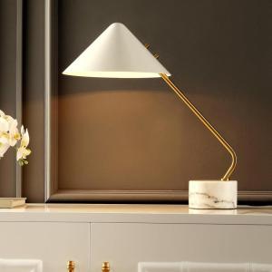 SAFAVIEH Lighting Collection Shields White/Brass 21-inch Table Lamp (LED Bulb Included)
