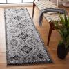 SAFAVIEH Area Rug 8×10 – Vintage Hamadan Collection – Large – Orange & Red, Oriental Traditional Persian Design, Non-Shedding & Easy Cleaning, Ideal for Living Room, Bedroom, Dining Space (VTH293P)(Grey/Black)