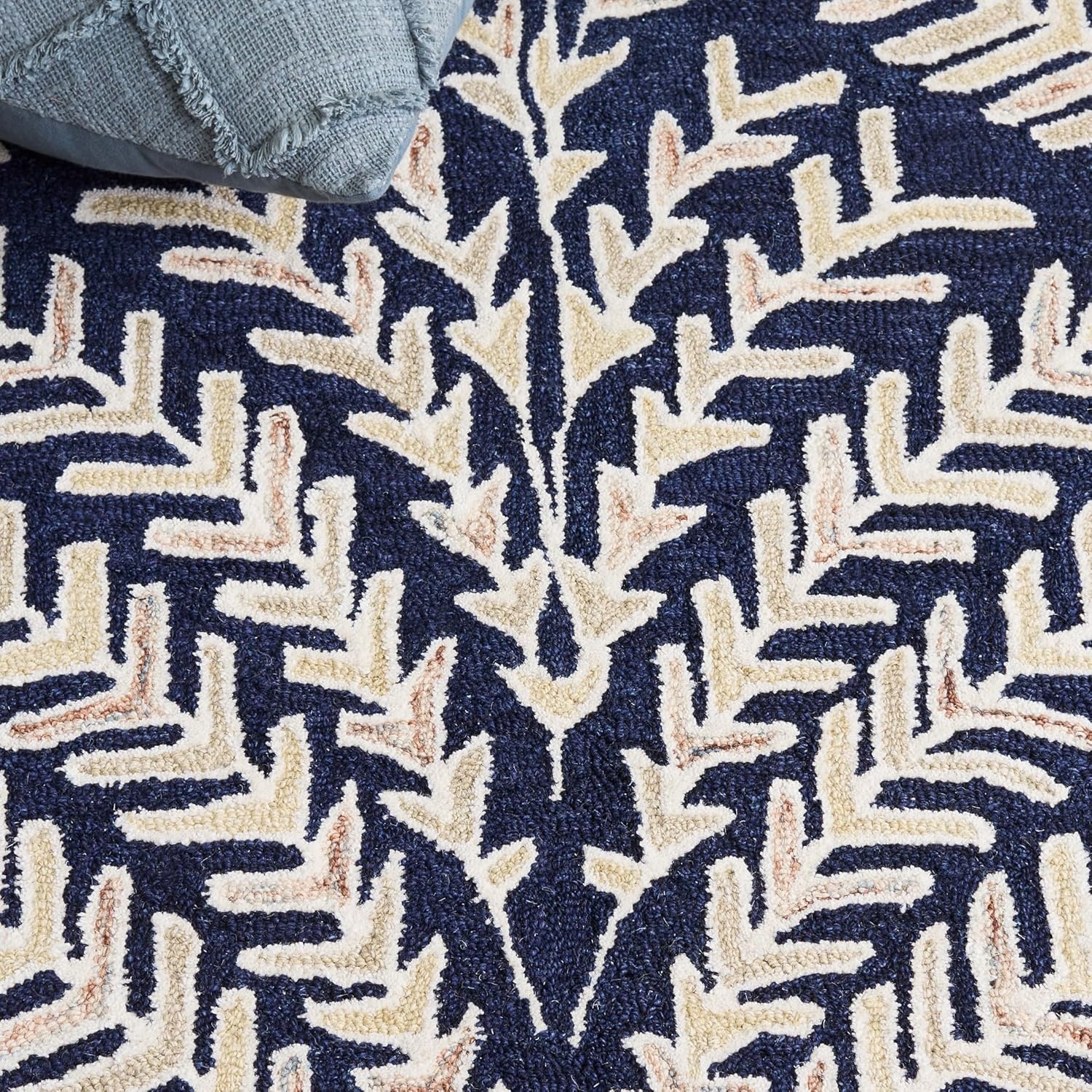 image:imageSAFAVIEH Area Rug 8x10 Capri Collection Large Ivory amp Blue Handmade Wool Ideal for Living Room Bedroom Office Dining Space CPR208ANavyIvory