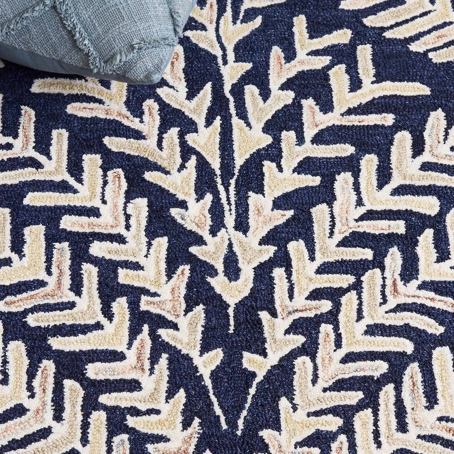 image:imageSAFAVIEH Area Rug 8x10 Capri Collection Large Ivory amp Blue Handmade Wool Ideal for Living Room Bedroom Office Dining Space CPR208ANavyIvory