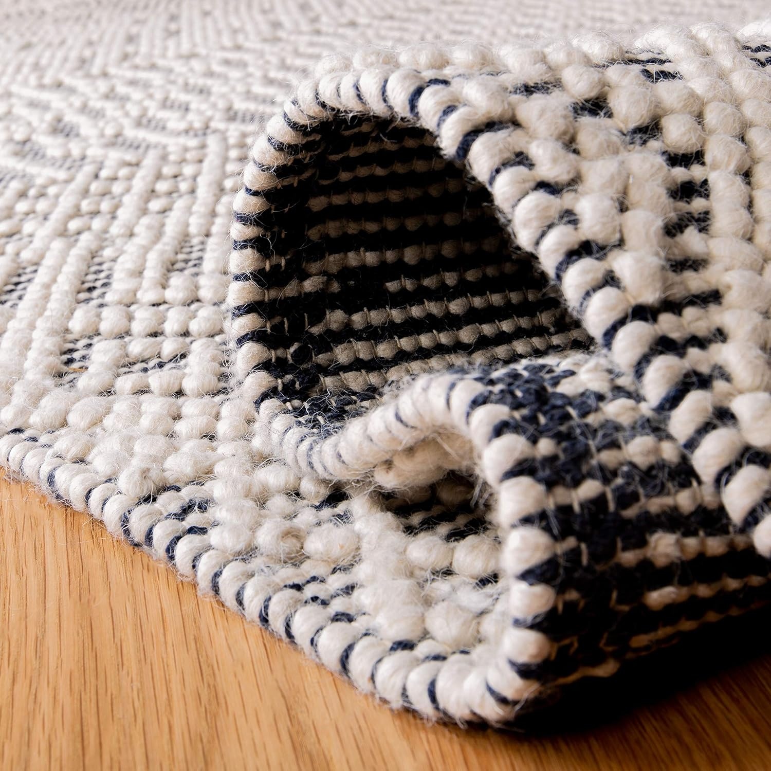 image:imageSAFAVIEH Area Rug 8x10 Natura Collection Large Ivory Handmade Wool Moroccan Boho Fringe Design Ideal for Living Room Bedroom Dining Space NAT852BIvoryNavy