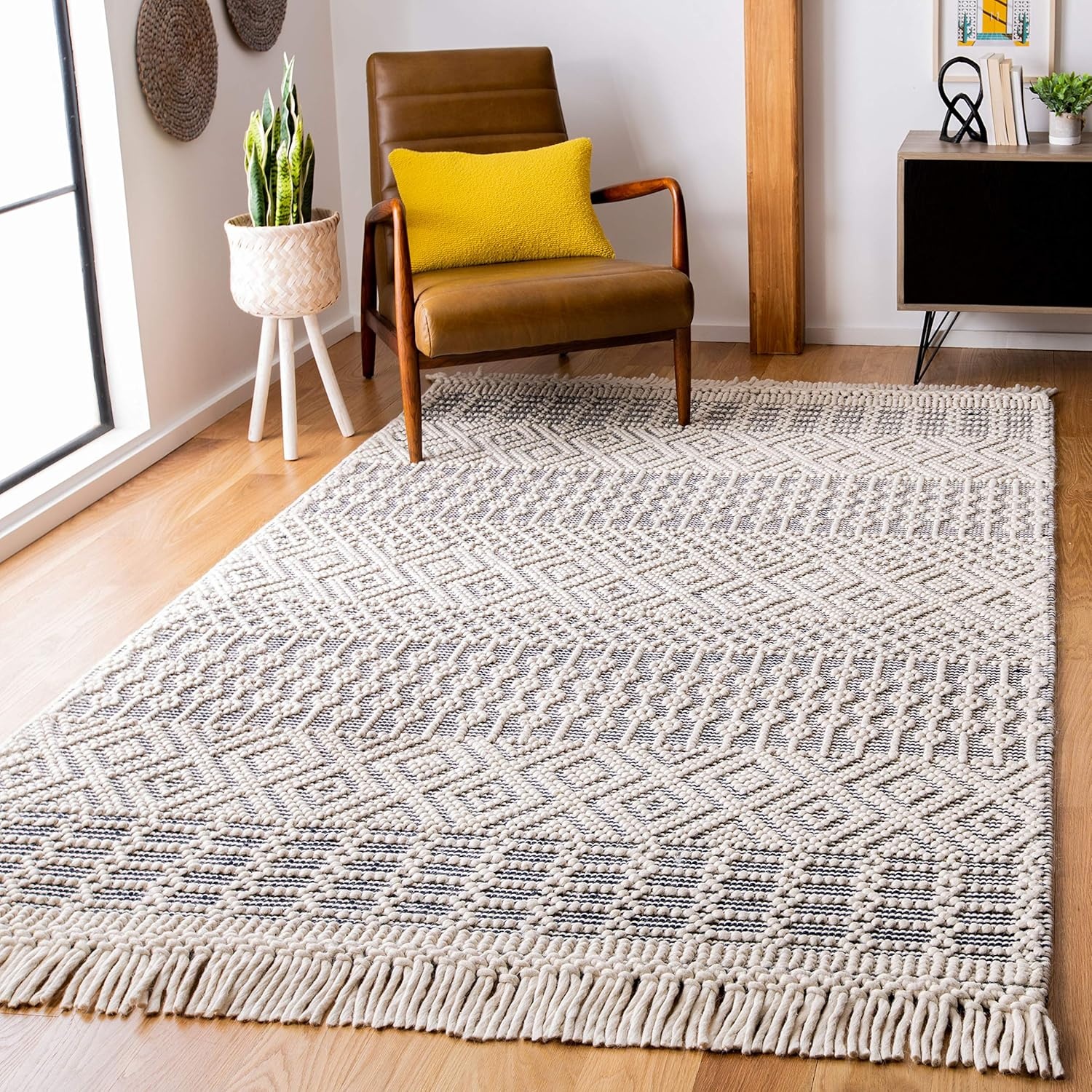 image:imageSAFAVIEH Area Rug 8x10 Natura Collection Large Ivory Handmade Wool Moroccan Boho Fringe Design Ideal for Living Room Bedroom Dining Space NAT852BIvoryNavy