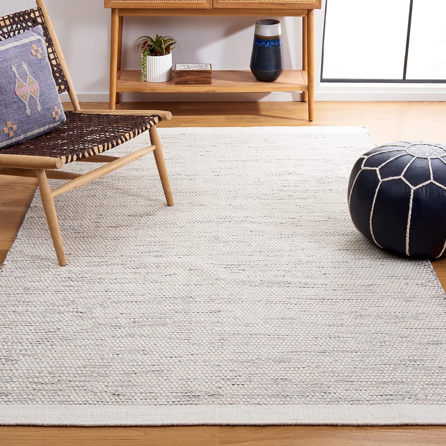 image:imageSAFAVIEH Area Rug 8x10 Vermont Collection Large Ivory Handmade Wool Ideal for Living Room Bedroom Office Dining Space VRM807AIvoryBlack