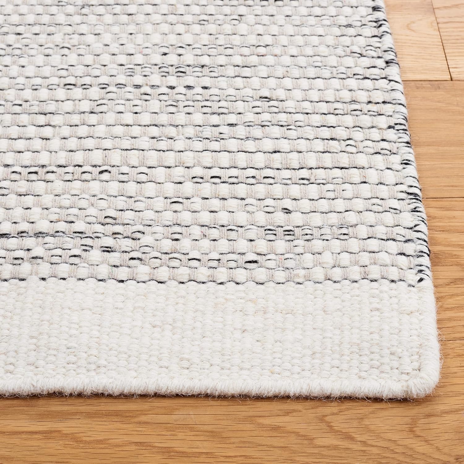 image:imageSAFAVIEH Area Rug 8x10 Vermont Collection Large Ivory Handmade Wool Ideal for Living Room Bedroom Office Dining Space VRM807AIvoryBlack