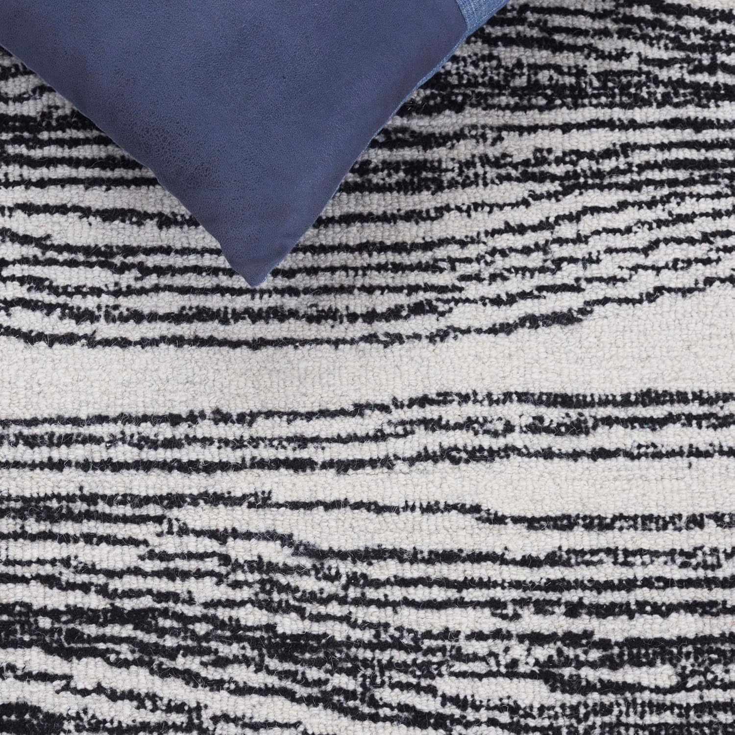 image:imageSAFAVIEH Metro Collection 8 x 10 NaturalIvory MET995A Handmade Premium Wool Living Room Dining Bedroom Area RugIvoryBlack