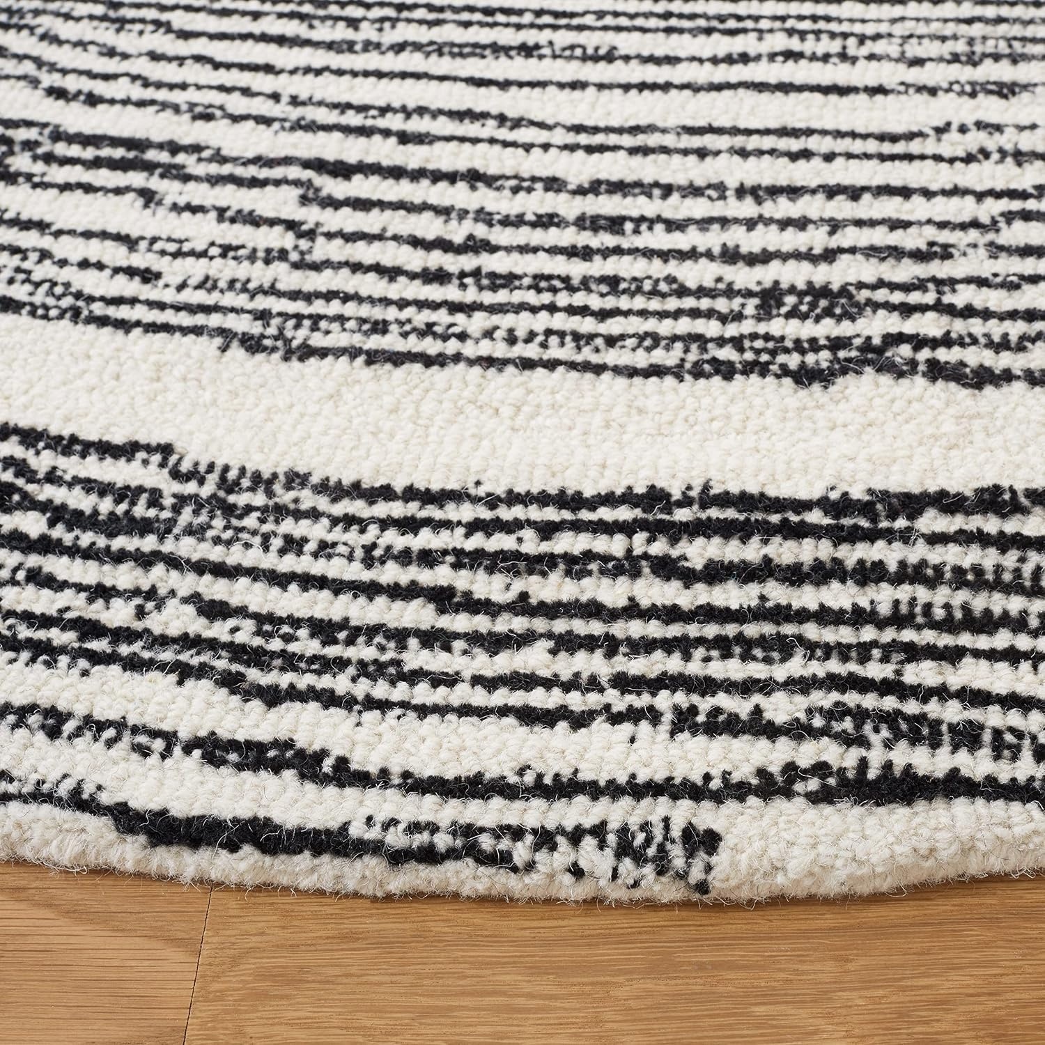 image:imageSAFAVIEH Metro Collection 8 x 10 NaturalIvory MET995A Handmade Premium Wool Living Room Dining Bedroom Area RugIvoryBlack
