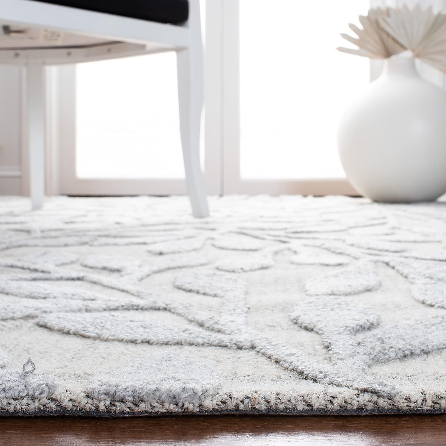 image:imageSAFAVIEH South Hampton Collection 8 x 10 Beige SHA302B Handmade Botanical Wool Area RugGrey