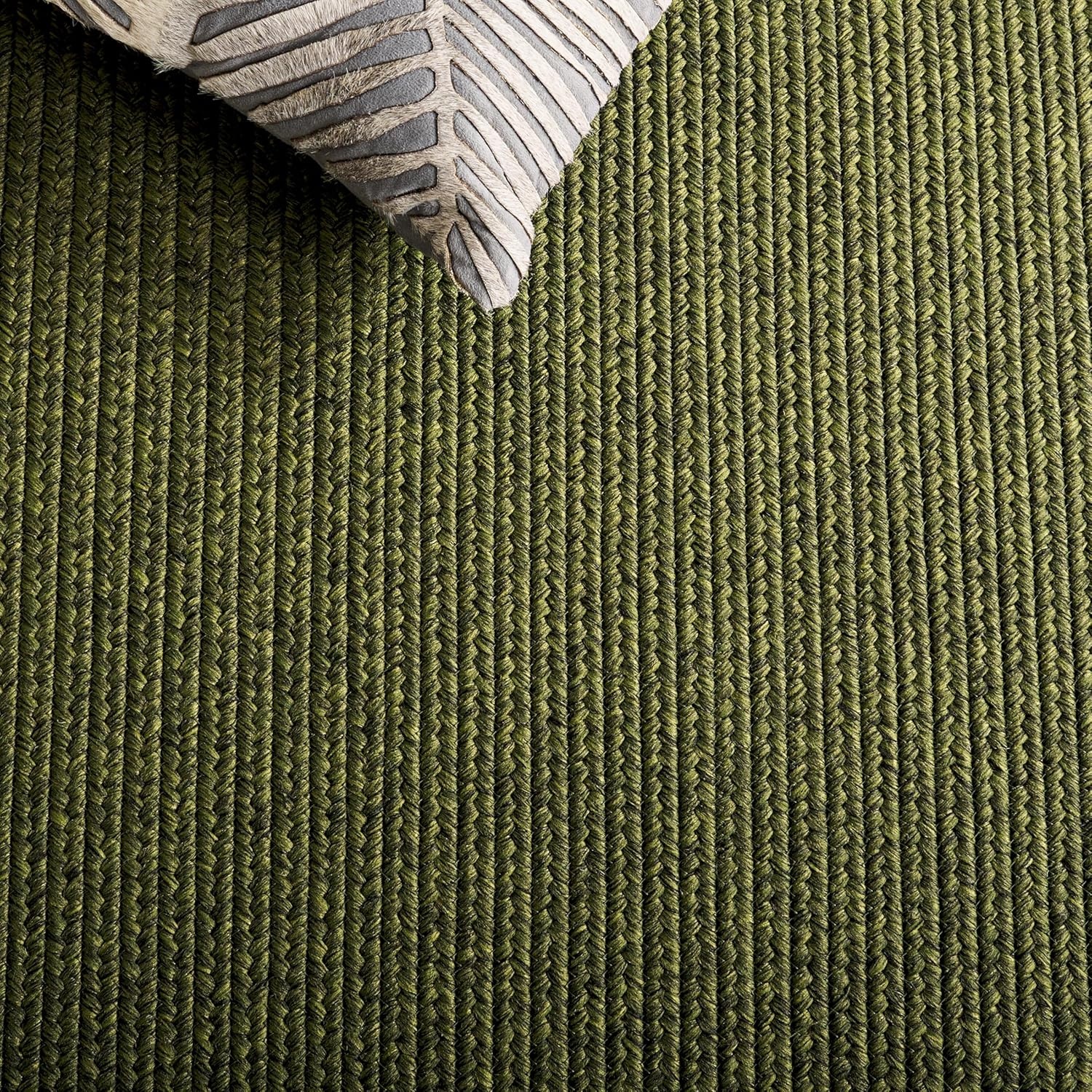 image:imageSAFAVIEH Washable Rug Outdoor Braided Collection 5 x 8 Oval Green Handmade amp Reversible NonShedding amp Easy to Clean Ideal for Patio Backyard Mudroom BRD315AGreen