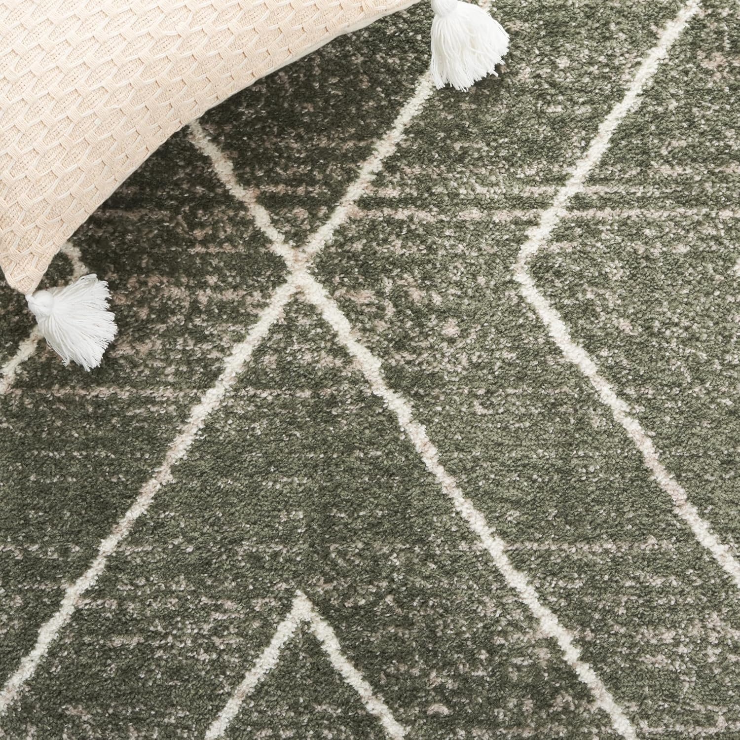 image:imageSAFAVIEH Area Rug 8x10 Adirondack Collection Large Black amp Light Grey Modern Geometric Design NonShedding amp Easy Cleaning Ideal for Living Room Bedroom Office Dining Space ADR251FDark GreenIvory