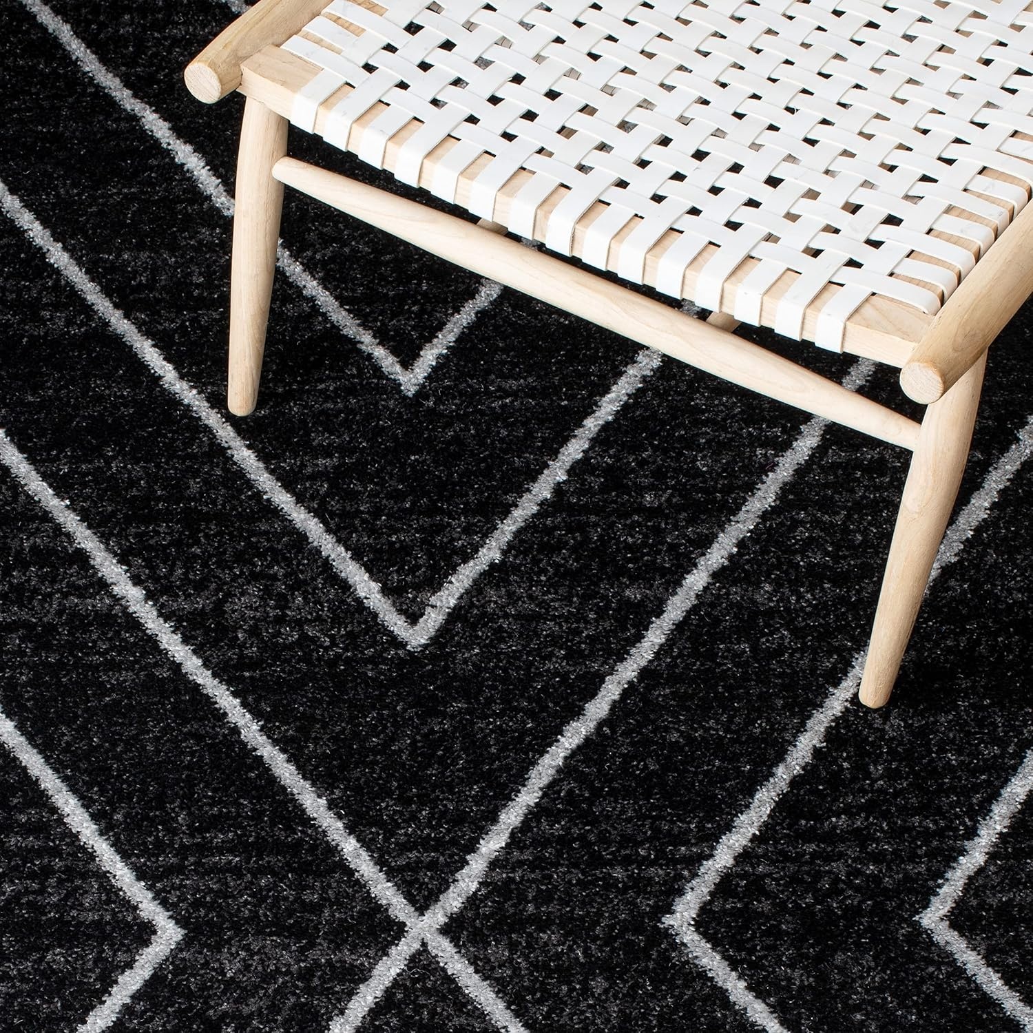 image:imageSAFAVIEH Area Rug 8x10 Adirondack Collection Large Black amp Light Grey Modern Geometric Design NonShedding amp Easy Cleaning Ideal for Living Room Bedroom Office Dining Space ADR251FBlackLight Grey