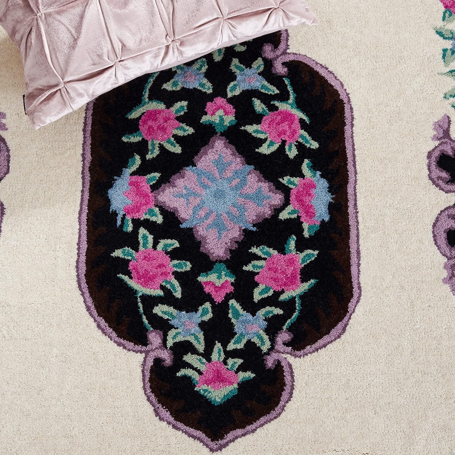 image:imageSAFAVIEH Area Rug 8x10 Bellagio Collection Large Blue amp Pink Handmade Wool Medallion Design Ideal for Living Room Bedroom Office Dining Space BLG535MIvoryBlack