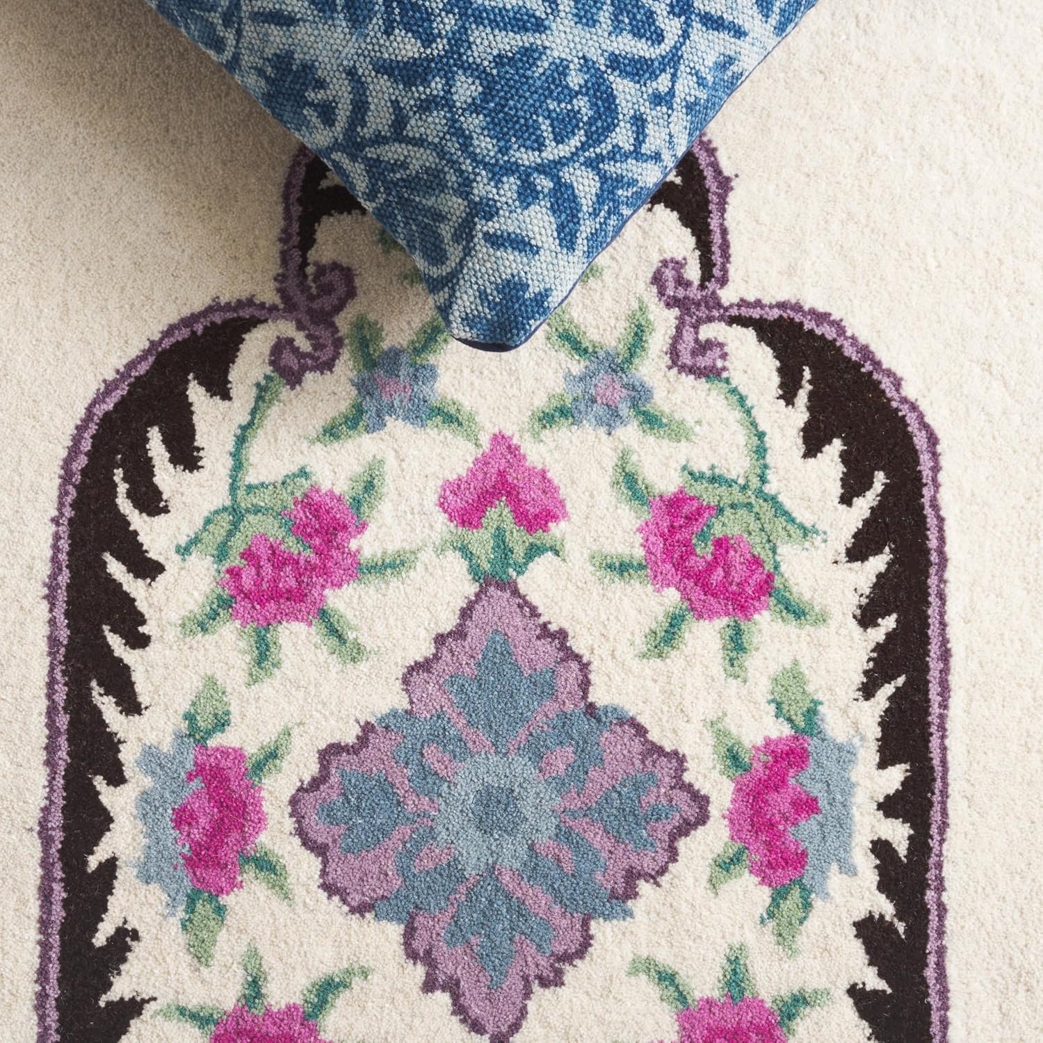 image:imageSAFAVIEH Area Rug 8x10 Bellagio Collection Large Blue amp Pink Handmade Wool Medallion Design Ideal for Living Room Bedroom Office Dining Space BLG535MIvory