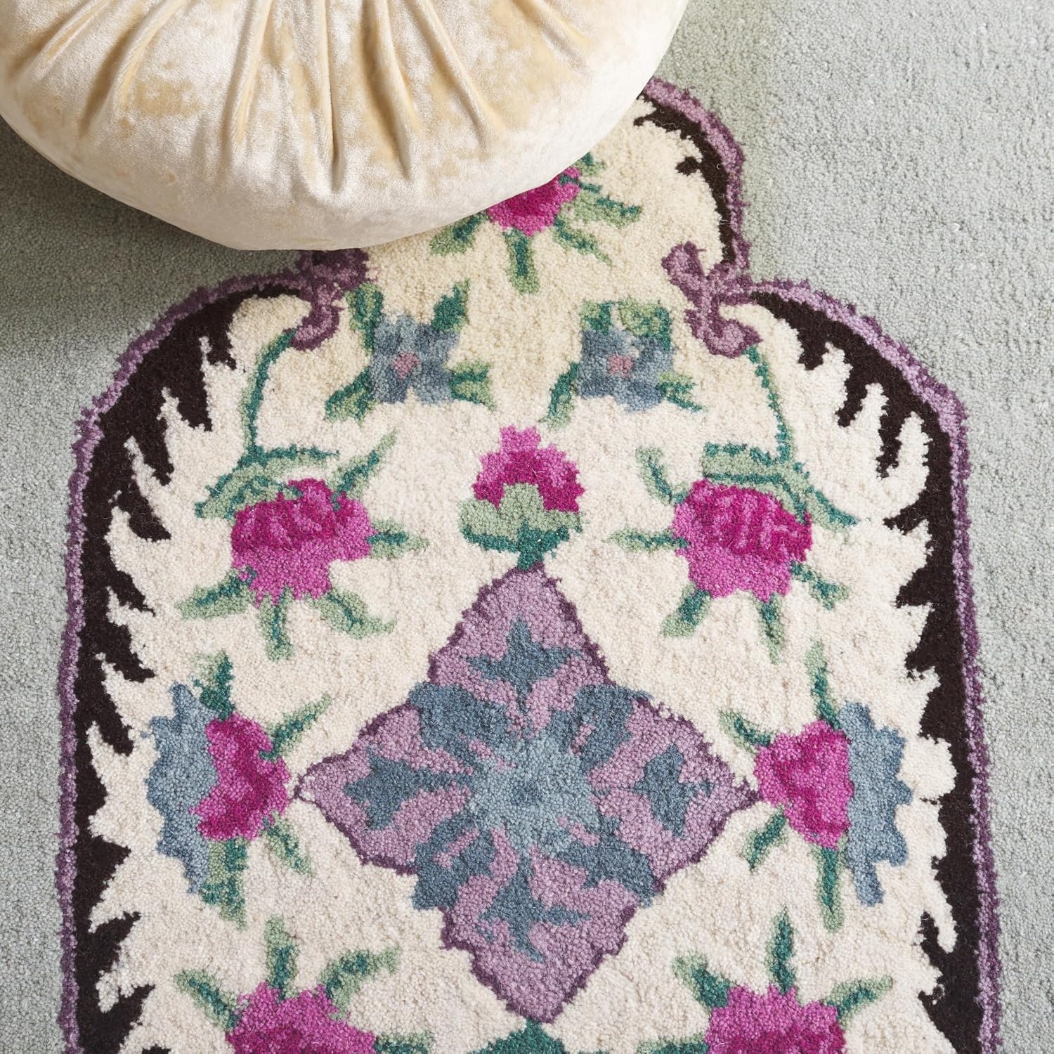 image:imageSAFAVIEH Area Rug 8x10 Bellagio Collection Large Blue amp Pink Handmade Wool Medallion Design Ideal for Living Room Bedroom Office Dining Space BLG535MLight GreenIvory