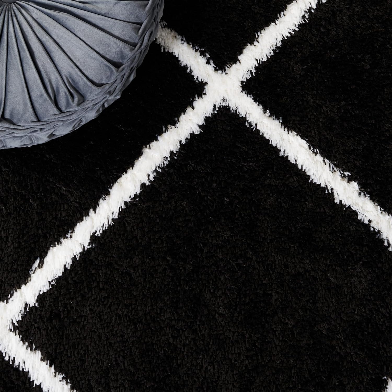 image:imageSAFAVIEH Area Rug 8x10 Tahoe Shag Collection Large Black amp White Trellis Pattern NonShedding amp Easy Cleaning Plush Thick Pile Ideal for Living Room Bedroom Dining Space THO676ZBlackWhite