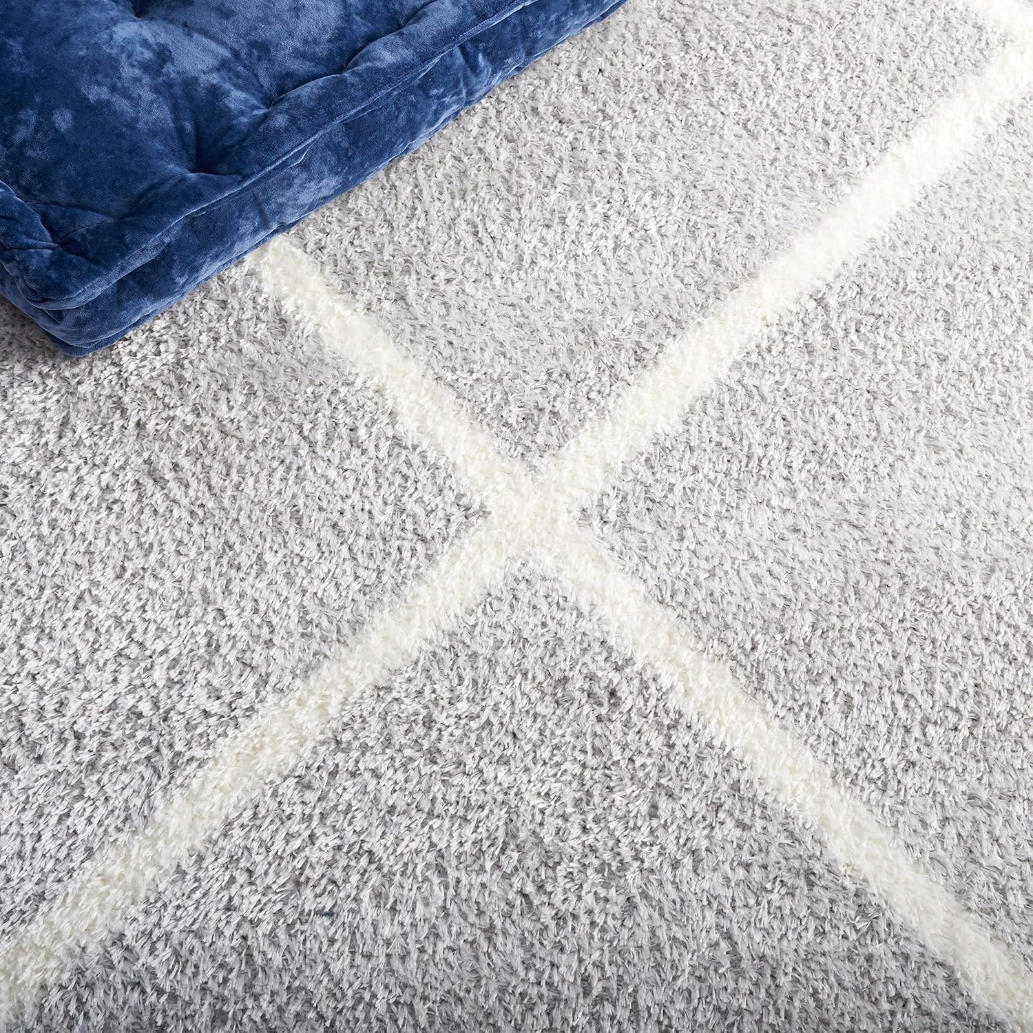 image:imageSAFAVIEH Area Rug 8x10 Tahoe Shag Collection Large Black amp White Trellis Pattern NonShedding amp Easy Cleaning Plush Thick Pile Ideal for Living Room Bedroom Dining Space THO676ZLight GreyWhite