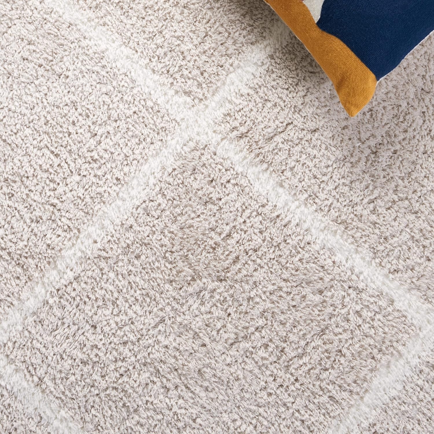 image:imageSAFAVIEH Area Rug 8x10 Tahoe Shag Collection Large Black amp White Trellis Pattern NonShedding amp Easy Cleaning Plush Thick Pile Ideal for Living Room Bedroom Dining Space THO676ZSilverWhite