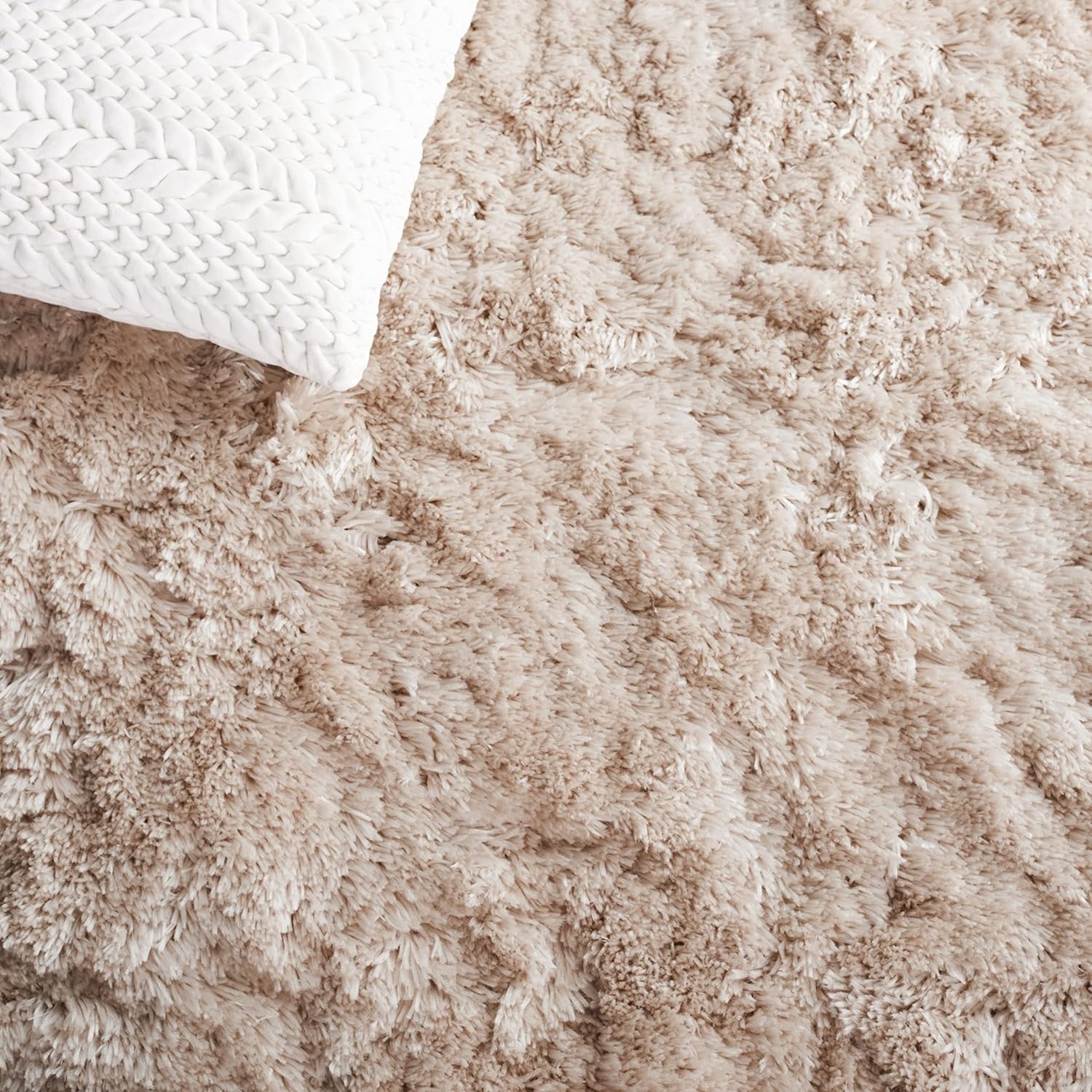 image:imageSAFAVIEH Artic Shag Collection Area Rug 86 x 12 Ivory Handmade Glam 3inch Thick Ideal for High Traffic Areas in Living Room Bedroom SG270ALight Beige