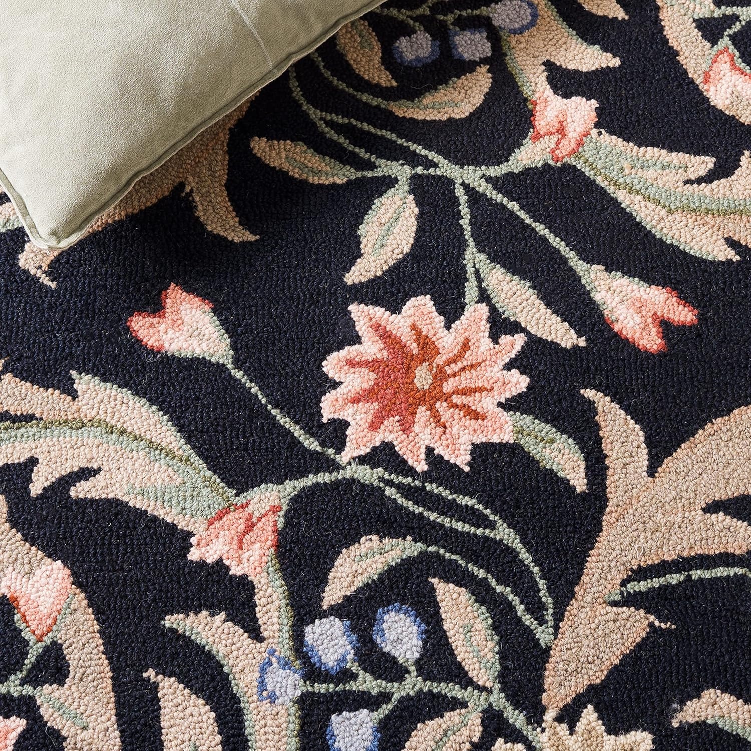 image:imageSAFAVIEH Chelsea Collection Area Rug 9 x 12 Ivory HandHooked French Country Wool Ideal for High Traffic Areas in Living Room Bedroom HK248ABlack